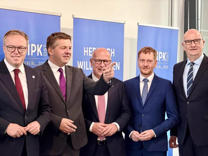 Gruppenfoto der Ministerpräsidenten der ostdt Länder