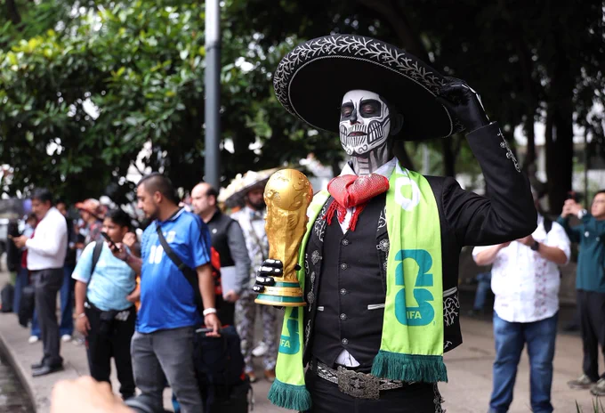 A photo of a fan in Mexico City.
