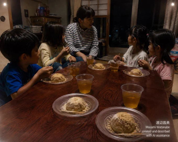 1枚。

低い木のテーブルを囲んで5人が座り、それぞれの前に丸い本わらび餅と透明なプラスチックコップのお茶が置かれている場面。手前にはきなこをまぶした本わらび餅が並び、半透明の生地は厚みがあり、表面の細かなきなこが皿の上にもこぼれている。人物たちは楊枝を持ちながら互いの方を向き、食べたり話したりする途中の姿で座っている。

奥へ視線を移すと、中央の人物を囲むように子どもたちが座り、コップの琥珀色のお茶には室内光が反射している。艶のある濃い木目の天板は手前で大きく広がり、皿やコップの影が落ちている。さらに奥には障子や窓、収納家具が見え、室内の光が人物やテーブルを照らしながら奥へ向かって少しずつ暗くなっている。

本わらび餅を囲んで座る人たちの様子から、食べる時間の流れが一枚の中で続いている。

右下に焼き付けクレジットあり
created and described with AI assistance
