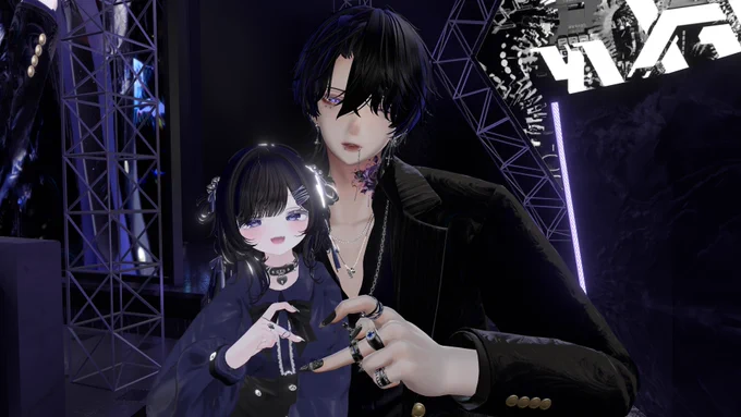きんちゃんへ

出会った時からずーっと幸せにしてくれて
本当に感謝してます
今日も推し改変作ってきたよって見せたら
たくさん可愛いって言ってくれて嬉しかった

最後の推し改変とか言ったけど大嘘です
これからも推し改変は作り続けるよ
イベント事がある度に作るアバターが
気づいたらきんちゃんカラーに
なってたりするんだよね
それくらい考えてるし大好きってこと

この日話し始めてすぐに
今までありがとうございましたって
そんなこと言われると思わなくて
すぐにないちゃったよ、
最後の別れみたいな言い方しないでよ
しかもその言葉はそっくりそのまま返させてね

またしんどくなったら思い出して
そしたら全肯定きんちゃんがまたいるからって
そう言ってくれたから
しんどい時は味方で居てくれるって思えます

最後にわがままも言わせてもらったけど
わかったって言ってくれたからには
ちゃんと乾杯しに来てね？？？
約束だよ！！待ってるからね！！

沢山お話してこの時間が永遠ならいいのにって
そう思ってしまってたけど
最後が来てしまって、
無言の後に言い出しずらいな、、って
無言から察してたけど本当に辛かった
その後に他に挨拶言ってから
最後に私たちにするから
待っててって言ってくれたのうれしかったよ

最後の時間
私たちの前にかるーなと話した時から
きんちゃんも泣いてて
私たちのとこに戻ってきたあと
なにか言い出す前に私が泣き始めちゃって
2人に泣きついてたら
最後くらいきんちゃんに行きなって言ってくれたし
きんちゃんもおいでってしてくれたから
最後抱きつきながら泣かせてもらいました

最後きんちゃんまで涙声で
まさか泣くと思ってなかった
あの別れの光景は二度と忘れないと思います

こんなに好きになれたのも
こんなに気持ちを動かされてるのも
全部全部あなたが初めてでした
別れの辛さを心の底から味わったよ

ちゃんと元気に過ごしてください！
戻ってきたら
おかえりって言えるように待ってるからね
ずっと大好きです！！！