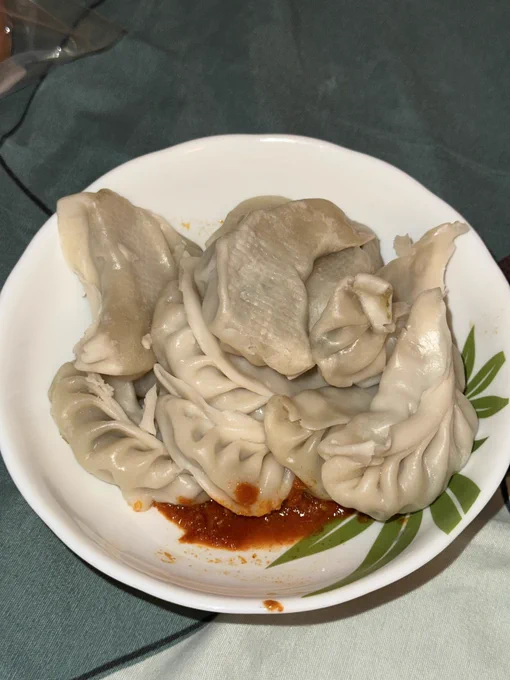 chicken momos