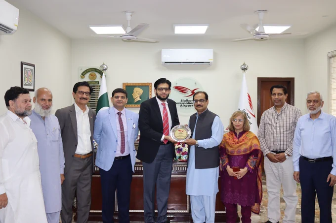 Director General Pakistan Meteorological Department (PMD), Dr. Muhammad Afzaal, visited Sialkot International Airport today.**

Upon his arrival, the Director General was warmly received by Vice Chairman SIAL, Mr. Waqas Afzal, Chief Executive Officer (CEO) SIAL, Air Vice Marshal Tanweer Ashraf Bhatti (Retd.) and Airport Manager Sialkot International Airport, Mr. Nisar Ahmad.

During the visit, matters of mutual interest pertaining to meteorological services, aviation weather support, and operational coordination were discussed.

Chief Meteorologist, Flood Forecasting Division (FFD) Lahore, Dr. Zaheer Ahmad Babar, also accompanied the Director General PMD on this occasion.