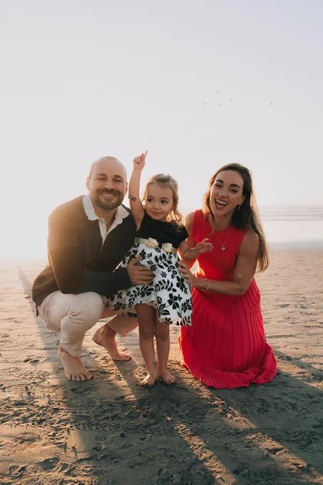 Jonathan Weitz and family on beach