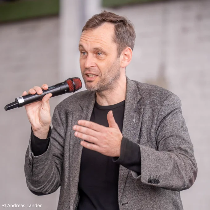 Staatssekretär Torsten Kühne am Mikro