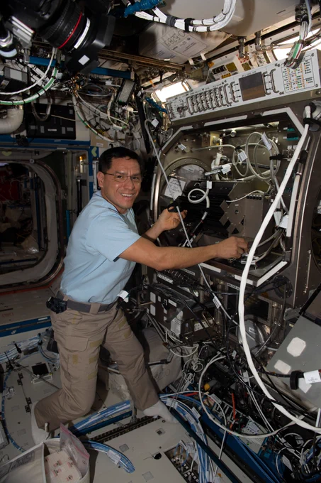 (Nov. 26, 2022) --- NASA astronaut and Expedition 68 Flight Engineer Frank Rubio works in the Microgravity Science Glovebox setting up hardware for the Pore Formation and Mobility Investigation. The space physics study demonstrates a passive cooling system for electronic devices in microgravity using a micro-structured surface. Photo: NASA