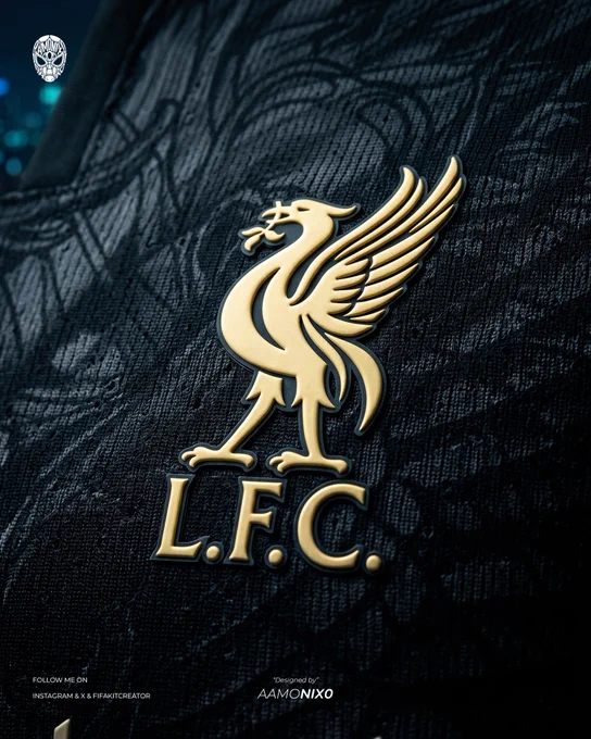 FC Liverpool Crest Close-up 📸