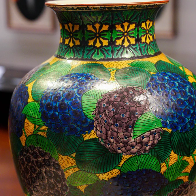 色絵紫陽花図大瓶 部分画像
