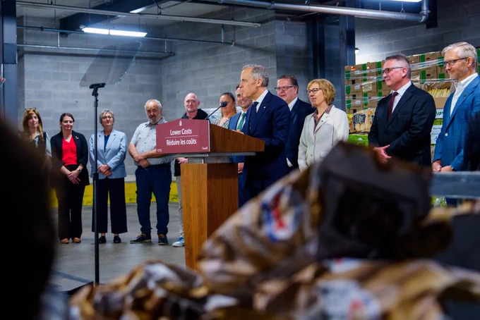 Le premier ministre Carney au Marché des produits alimentaires de l’Ontario, à Toronto, en Ontario.