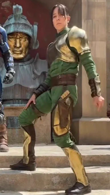 Dian was a lieutenant of the Royal Guard serving under Captain Teela. 