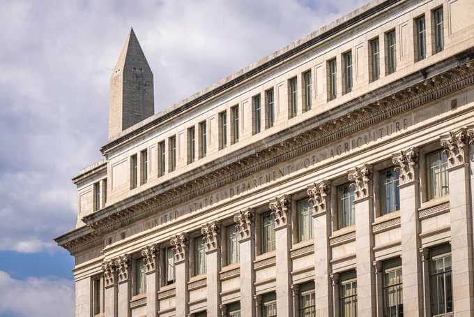 Cover image illustrating: Oracle's consolidation of federal government HR systems across 2.3 million civilian workers into a single cloud platform.