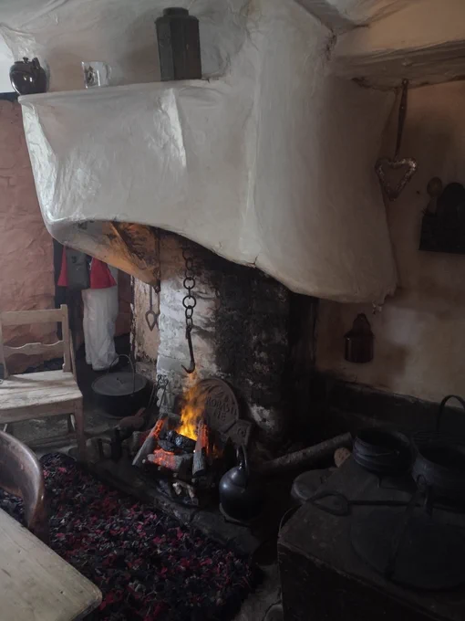 Hingin lum (hanging chimney) at Moirlanich Longhouse.