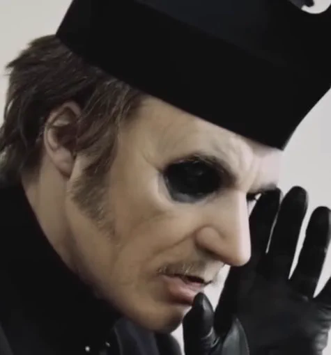Close up of the previous picture better showing Copia’s eye that’s slightly visible against his black makeup.