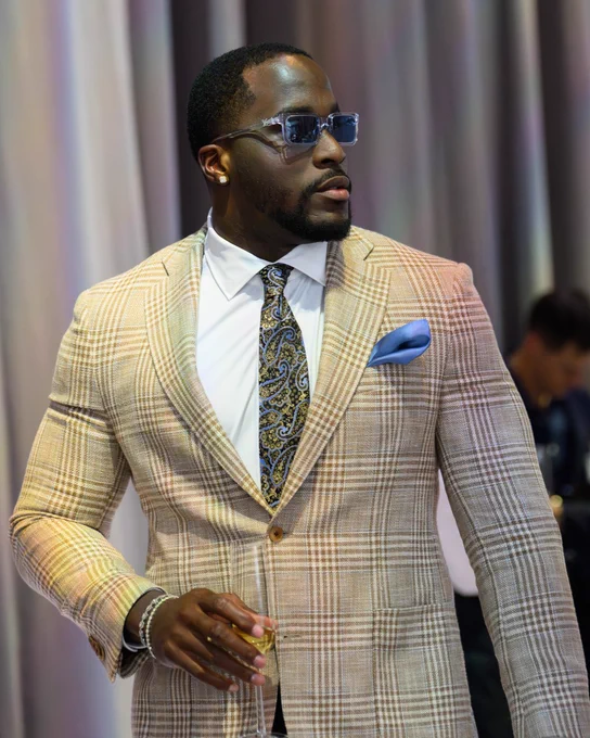 Derick Hall arriving to SBLX ring ceremony.