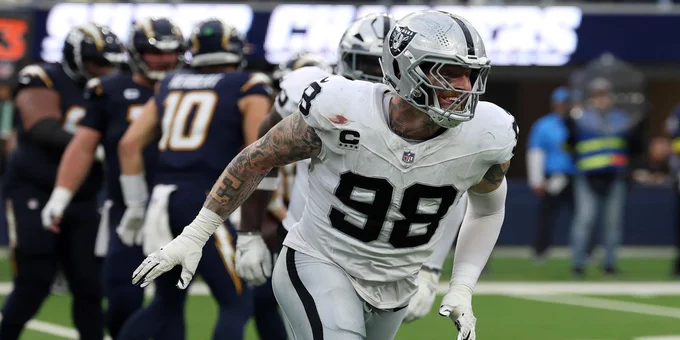Insider thinks 49ers should wait before making blockbuster trade