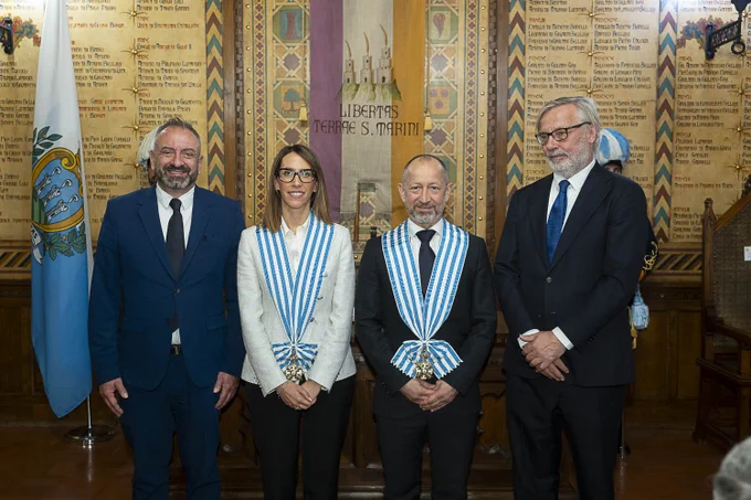 (left to right) Secretary of State for Foreign Affairs, Luca Beccari, Alice Mina and Vladimiro Selva, Captains Regent of the 𝘙𝘦𝘱𝘶𝘣𝘭𝘪𝘤 𝘰𝘧 𝘚𝘢𝘯 𝘔𝘢𝘳𝘪𝘯𝘰, Ambassador Michael Stibbe.