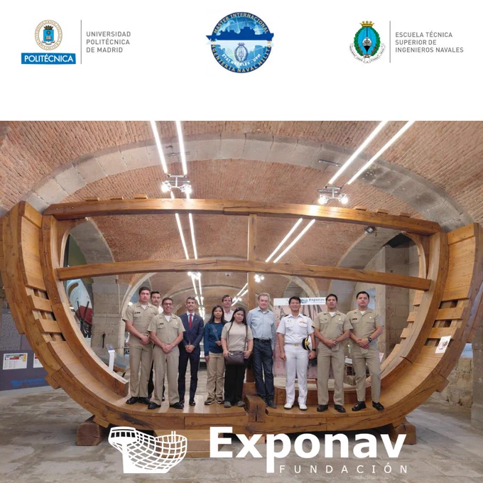 Foto de grupo en Exponav, Museo de la construcción naval 