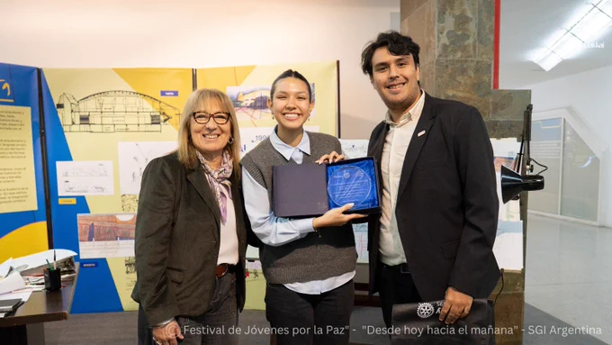 🆕News: On May 2 and 3, SGI Argentina (SGIAR) held a youth culture and peace festival at its Peace Auditorium in Buenos Aires, commemorating the 30th anniversary of the auditorium’s opening. Designed by renowned Argentine architect Clorindo Testa, the auditorium has served as a venue for exhibitions, lectures, and concerts promoting peace and culture since its opening in 1996. More than 2,000 people attended the event, including Nobel Peace Prize laureate Dr. Adolfo Pérez Esquivel and Club of Rome Co-President Silvia Zimmermann del Castillo. The festival showcased dynamic musical and dance performances by youth members from across the country. SGIAR was also recognized by local academic and architectural organizations for its contributions to society.
#SokaGakkai #BuddhisminAction #SokaGakkaiNews
