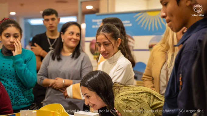 🆕News: On May 2 and 3, SGI Argentina (SGIAR) held a youth culture and peace festival at its Peace Auditorium in Buenos Aires, commemorating the 30th anniversary of the auditorium’s opening. Designed by renowned Argentine architect Clorindo Testa, the auditorium has served as a venue for exhibitions, lectures, and concerts promoting peace and culture since its opening in 1996. More than 2,000 people attended the event, including Nobel Peace Prize laureate Dr. Adolfo Pérez Esquivel and Club of Rome Co-President Silvia Zimmermann del Castillo. The festival showcased dynamic musical and dance performances by youth members from across the country. SGIAR was also recognized by local academic and architectural organizations for its contributions to society.
#SokaGakkai #BuddhisminAction #SokaGakkaiNews