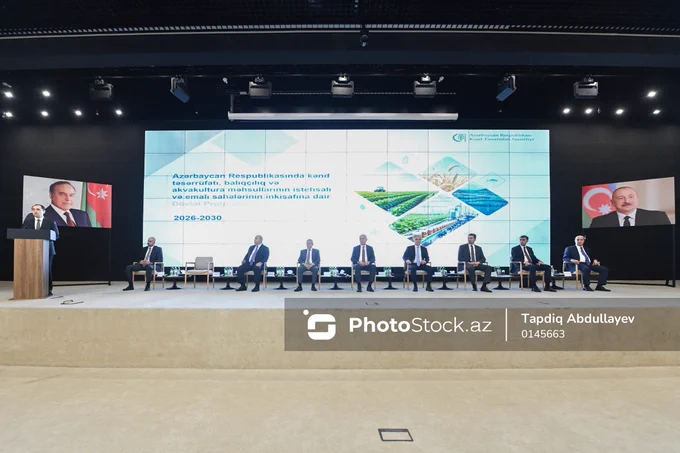 🇦🇿 Zəngilanda keçirilən Qarabağ və Şərqi Zəngəzur iqtisadi rayonları üzrə regional müşavirə

🏢 Azərbaycan Respublikası Prezidentinin 2026-cı il 25 may tarixli Sərəncamı ilə təsdiq edilmiş 📜 “Azərbaycan Respublikasında kənd təsərrüfatı, balıqçılıq və akvakultura məhsullarının istehsalı və emalı sahələrinin inkişafına dair 📅 2026–2030-cu illər üçün Dövlət Proqramı”nın müzakirəsi ilə bağlı Zəngilan şəhərində regional müşavirə keçirilir.

 👥 Tədbirdə aidiyyatı dövlət qurumlarının nümayəndələri, Zəngilan, Cəbrayıl, Qubadlı, Ağdam, Füzuli, Xocalı, Xocavənd, Şuşa, Kəlbəcər və Laçın rayonlarından olan 🚜 fermer və sahibkarlar iştirak edirlər. 

 📸 Daha çox foto və məlumat üçün link:⤵️
https://photostock.az/media/6A2BB93F39DEB

#müşavirə #photostockaz #qarabağ  #şərqizəngəzur #zəngilan #azərbaycan