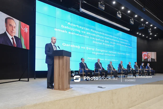 🇦🇿 Zəngilanda keçirilən Qarabağ və Şərqi Zəngəzur iqtisadi rayonları üzrə regional müşavirə

🏢 Azərbaycan Respublikası Prezidentinin 2026-cı il 25 may tarixli Sərəncamı ilə təsdiq edilmiş 📜 “Azərbaycan Respublikasında kənd təsərrüfatı, balıqçılıq və akvakultura məhsullarının istehsalı və emalı sahələrinin inkişafına dair 📅 2026–2030-cu illər üçün Dövlət Proqramı”nın müzakirəsi ilə bağlı Zəngilan şəhərində regional müşavirə keçirilir.

 👥 Tədbirdə aidiyyatı dövlət qurumlarının nümayəndələri, Zəngilan, Cəbrayıl, Qubadlı, Ağdam, Füzuli, Xocalı, Xocavənd, Şuşa, Kəlbəcər və Laçın rayonlarından olan 🚜 fermer və sahibkarlar iştirak edirlər. 

 📸 Daha çox foto və məlumat üçün link:⤵️
https://photostock.az/media/6A2BB93F39DEB

#müşavirə #photostockaz #qarabağ  #şərqizəngəzur #zəngilan #azərbaycan