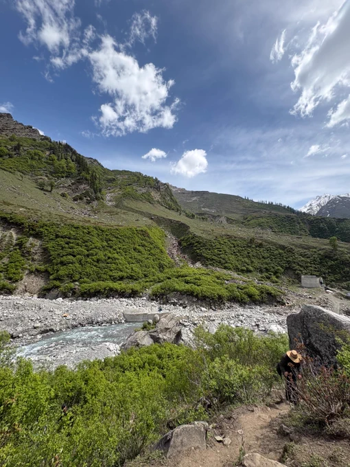 Adventure, learning, teamwork, and breathtaking Himalayan views! 🌿🏔️

Students experienced the beauty of Beas Kund through an educational trekking expedition organized by Shikhar Travels. A journey filled with exploration, confidence-building, and lifelong memories.

#BeasKund #EducationalTour #SchoolTrip #StudentTravel #AdventureLearning #HimalayanAdventure #ShikharTravels