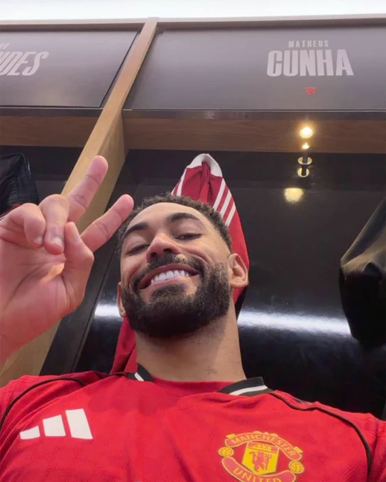 Matheus Cunha selfie in the dressing room!
