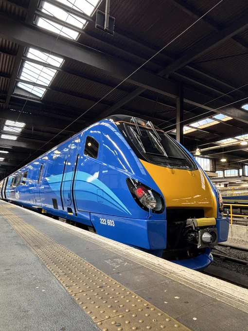Three quarter view of Class 222603 at London Euston 