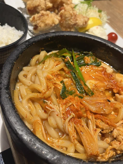 HARINEZUMIコラボ辛チゲうどんに唐揚げ定食トッピング🤣🫶🏻