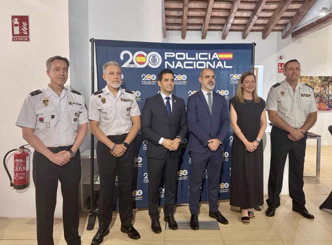 El subdelegado ha asistido a la toma de posesión del nuevo jefe de la Comisaría de la Policía Nacional en Paterna