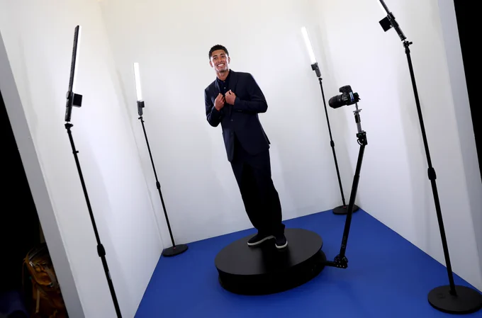 Jude Bellingham is pictured on the 360 cam during squad photoshoot day
