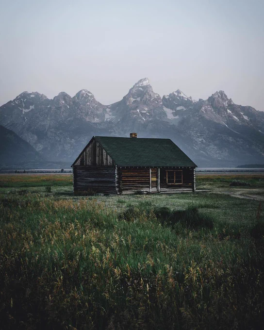 An old log cabin nestled in the Teton valley
Photography by Lewis Hackett (@lhackett)