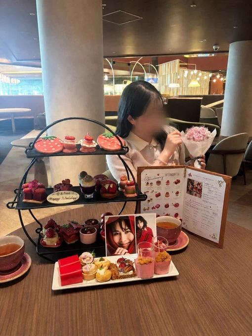 お誕生日おめでとうございます✨⁡
放送局占拠から始まったたくさんのドラマに映画、cmにエッセイまでいっぱい拝見する機会があって楽しい一年でした💭にこたまの完成披露試写会にエッセイお渡し会と25年も26年も会うことができたなんて本当に幸せです🥲‎💞⁡
⁡そして、7月期主演決定おめでとうございます‎︎ ︎！
⁡初挑戦の産婦人科医役にわくわくが止まりません💓⁡
⁡今年も比嘉ちゃんにとって素敵な一年になることを願って、これからも応援しています☝🏻‪❤️‍🔥⁡
だいすきです‪🫶🏻‬💕︎︎⁡