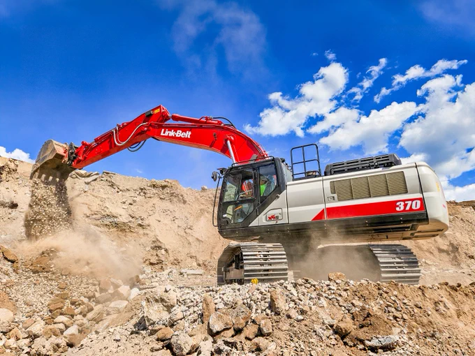 Link-Belt 370 X4S breaking down large pieces of concrete to feed the crusher in Bloomfield, CT.