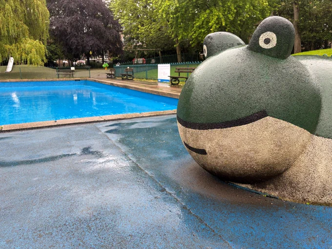 The paddling pool in Harrogate Valley Gardens
