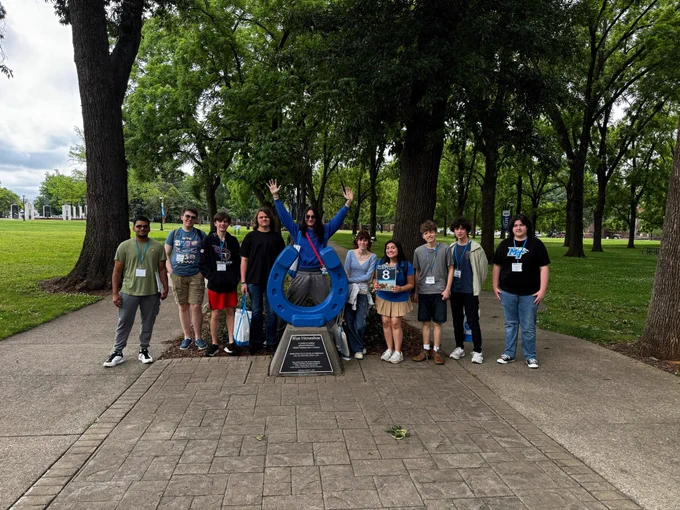 Group of orientation students near the horseshoe
