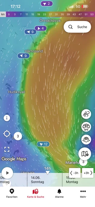 Ein Ausschnitt aus der Wetterapp Windfinder, man sieht Stellen auf der Karte orange ei gefärbt, das heisst es kommt viel Wind..