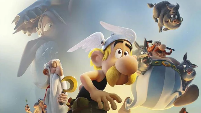 Asterix steht gebeugt in der Mitte und blickt nach rechts. Er trägt einen geflügelten Helm, ein schwarzes Oberteil und hat einen blonden Schnurrbart. Hinter ihm rennt Obelix mit blau-weiß gestreifter Hose. Mehrere fliegende Wildschweine umgeben sie. Links erscheint Miraculix im Schatten. Im Hintergrund ist ein Zauberer mit Hakennase zu sehen.