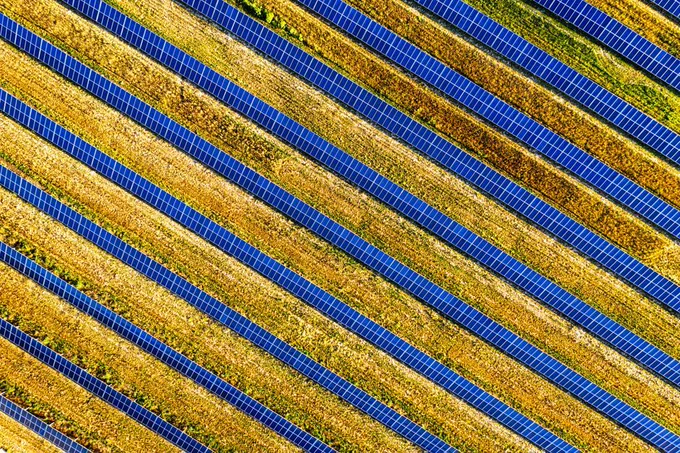 Cover image illustrating: Cypress Creek Energy's Arkansas Steel River Energy Center, a massive solar and battery storage project designed to power AI data centers amid surging electricity demand.