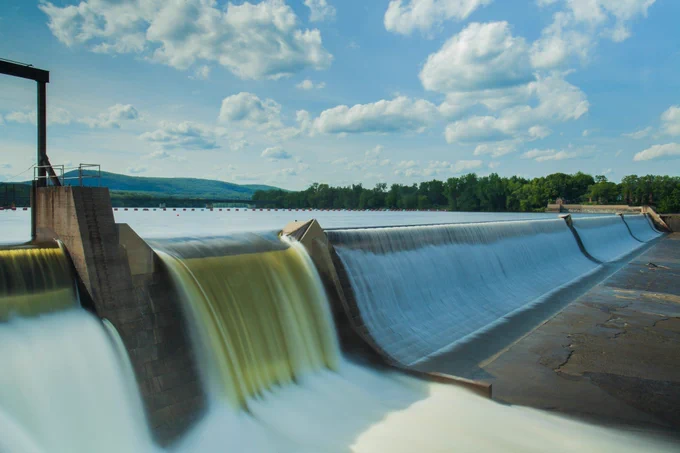 Hydropower Line, Vineyard Wind Fall Short As Massachusetts Heat Nears