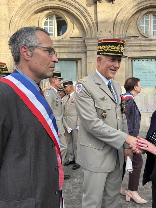 Avec le Gouverneur
