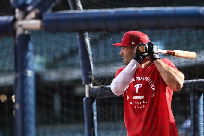 Gabriel Rincones Jr. takes batting practice before tonight's game in Milwaukee.