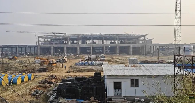 picture of Darbhanga Airport's new permanent terminal (underconstruction)

pic credit @awsomeinfra