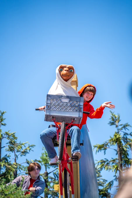 Photo of Elliot and E.T. in the Mega Movie Parade.