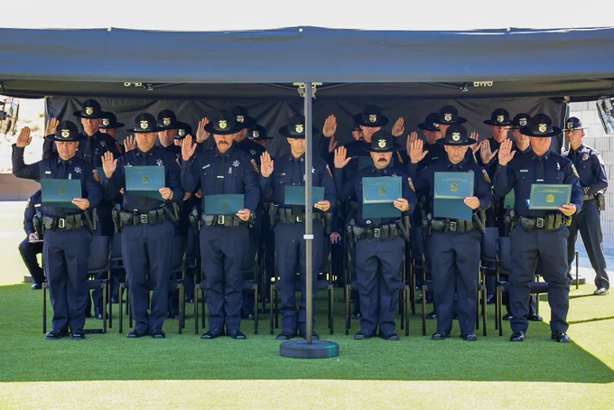 CAL FIRE Peace Officers raising their right hand taking oath.