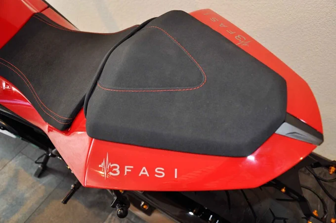 ENERGICA, Ego, Tricolore, Italian Flag, E-Performance,  Switzerland, Elektromotorrad, Exklusivität, Rarität, Schweiz, Liebhaberstück, Außergewöhnliches, Showroom, Stansstad, Elektromobilität, Zukunft der Mobilität, Elektrofahrzeug, Fahrvergnügen, Nachhaltigkeit, Elektrobike, Innovation, Zukunftsfahrzeug, Emissionsfreiheit, Elektroflitzer, Probefahrt, Electric motorcycle, exclusivity, rarity, electromobility, future of mobility, electric vehicle, joy of riding, sustainability, electric bike, innovation, future vehicle, emissions-free, electric commuter, test ride