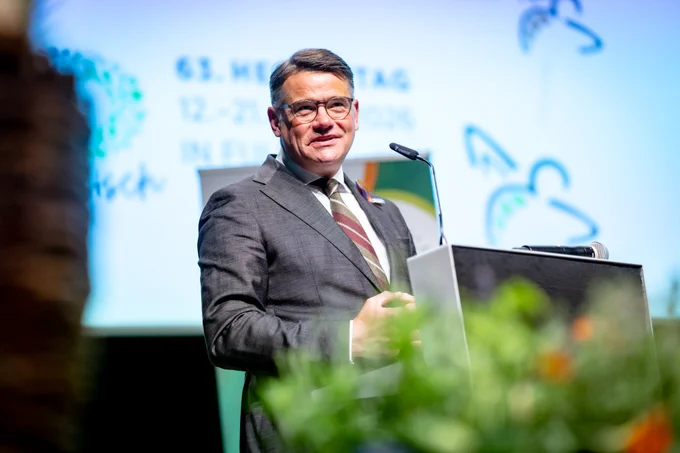 Ministerpräsident Boris Rhein bei den Landfrauen.
