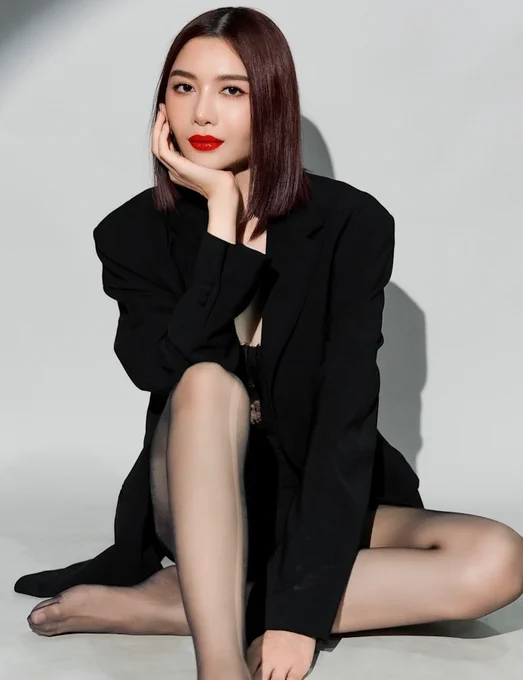 Garfield Pitchapa Kasemsap – Most Beautiful Thai Trans Fashion Model in Women's Black Oversized Blazer Photoshoot