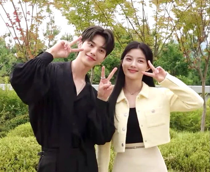 South Korean actor Songkang with actress Kim Yoojung 