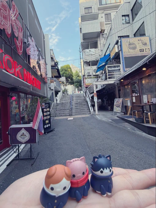 背景が見えるように撮った写真。エンディングに登場する階段