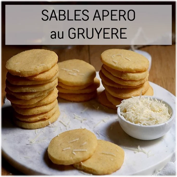 Craquez pour ces sablés apéro au gruyère, croustillants et fondants à la fois. Parfaits pour démarrer vos soirées entre amis ou en famille, ils allient la douceur du beurre à la saveur délicate et légèrement fruitée du gruyère. Simple, gourmand et irrésistible, un incontournable qui mettra du goût à vos apéritifs !